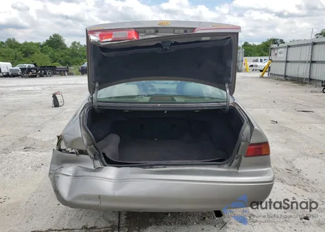 1997 Toyota Camry Ce z USA, uszkodzony, nr VIN 4T1BG22K7VU071660